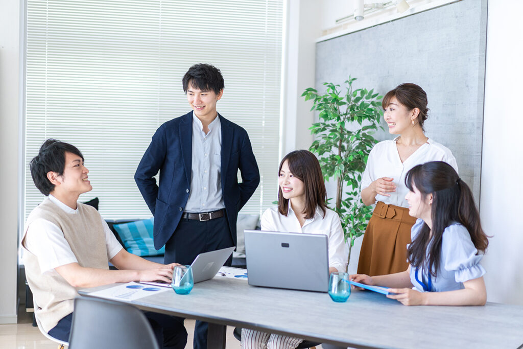 健康経営とはー企業が取り組むメリットと、注目された背景、準備事項について―エリクシア産業医